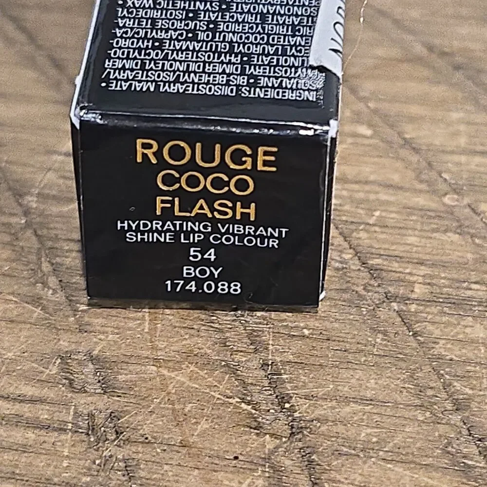 CHANEL rouge coco
